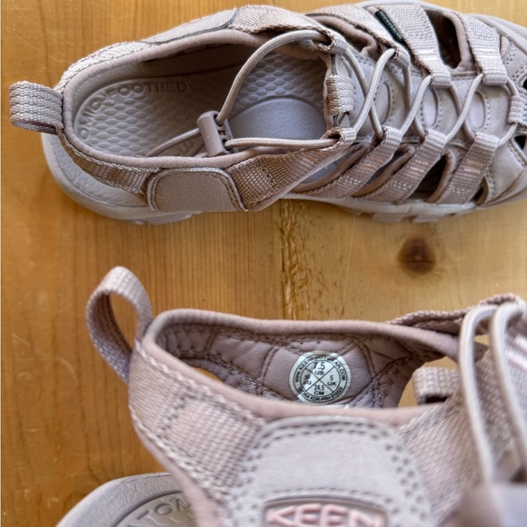 KEEN Waterproof Hiking Sandles - Picture 4 of 5